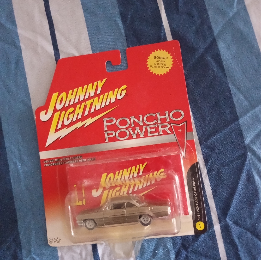 Johnny Lightning 1961 Pontiac Catalina